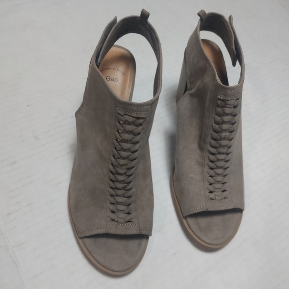 Gap Women's Gray Slingback Suede Chunky Heels Size 9 - Picture 8 of 15